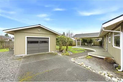8031 Florida Dr, Everett, WA 98203 - Photo 15