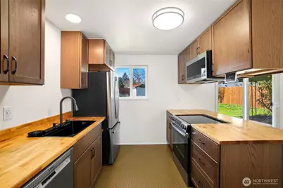 8504 Quinault Drive NE, Olympia, WA 98516 - Photo 9