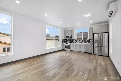 8612 42nd Avenue S #C, Seattle, WA 98118 - Photo 3