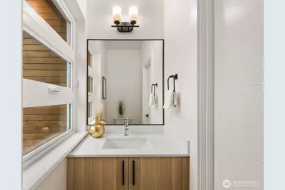 546 S Cloverdale Street #B, Seattle, WA 98108 - Photo 9