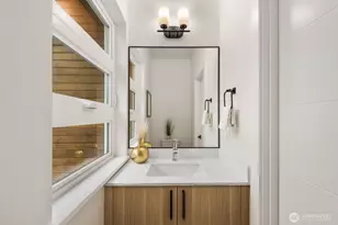 546 S Cloverdale St, Seattle, WA 98108 - Photo 9