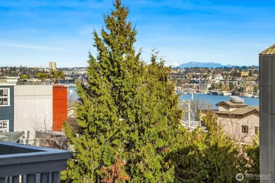 1504 Aurora Avenue N #201, Seattle, WA 98109 - Photo 29