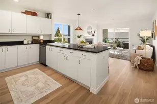 1504 Aurora Ave N, Seattle, WA 98109 - Photo 11