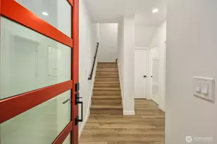 548 S Cloverdale St, Seattle, WA 98108 - Photo 7