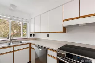 485 SW Bayshore Dr, Oak Harbor, WA 98277 - Photo 13