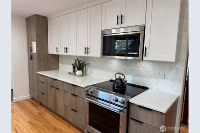 12442 NE 6th Place, Bellevue, WA 98005 - Photo 7