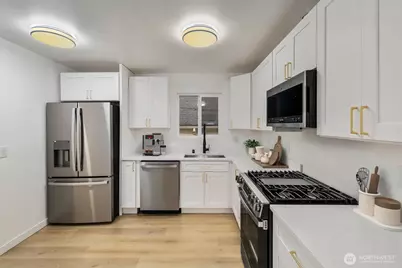 5945 Fauntleroy Way SW, Seattle, WA 98136 - Photo 5