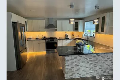 2001 Jefferson Way, Lynnwood, WA 98037 - Photo 3
