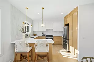 215 N 58th St, Seattle, WA 98103 - Photo 9