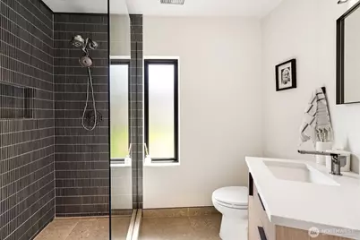 11062 Auburn Avenue S, Seattle, WA 98178 - Photo 17