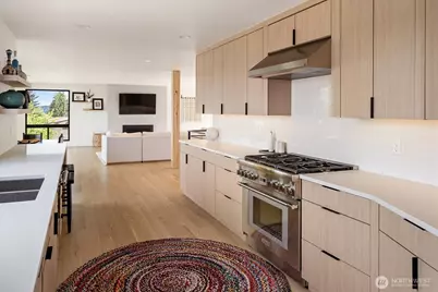 11062 Auburn Avenue S, Seattle, WA 98178 - Photo 11