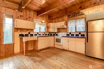 37416 304th Way SE, Enumclaw, WA 98022 - Photo 17