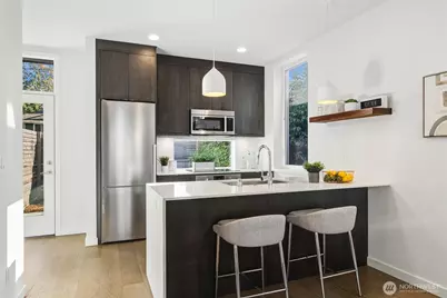 6712 36th Avenue SW, Seattle, WA 98126 - Photo 3