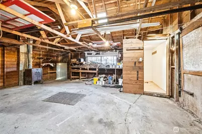 9059 3rd Avenue NW, Seattle, WA 98117 - Photo 19