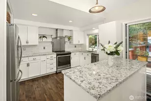 18945 NE 20th Ct, Redmond, WA 98052 - Photo 9