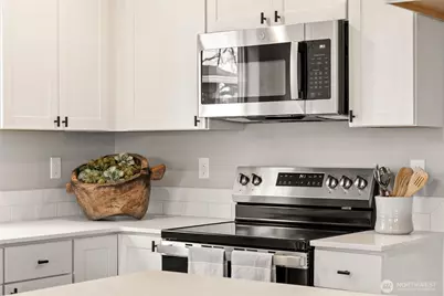 9401 17th Avenue E, Tacoma, WA 98445 - Photo 11