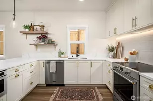 5028 35th Ave NE, Seattle, WA 98105 - Photo 9