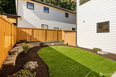 10604 NE 137th Place, Kirkland, WA 98034 - Photo 33