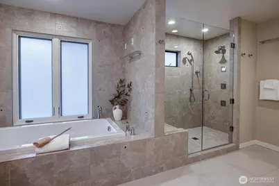 4437 Lake Washington Boulevard NE #302, Kirkland, WA 98033 - Photo 19