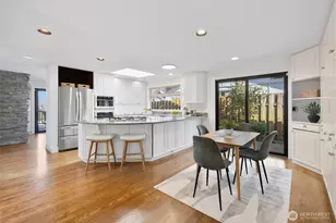 12115 SE 16th Pl, Bellevue, WA 98005 - Photo 11