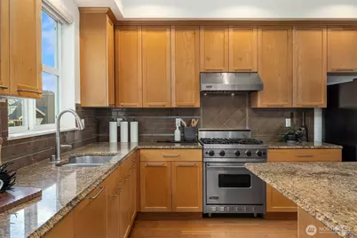 2012 NE Katsura Court #B, Issaquah, WA 98029 - Photo 11