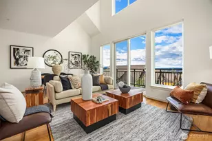 2012 NE Katsura Ct, Issaquah, WA 98029 - Photo 3