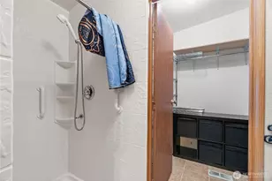 6827 Holmes Island Rd SE, Lacey, WA 98503 - Photo 23