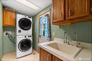 6827 Holmes Island Rd SE, Lacey, WA 98503 - Photo 33