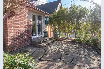 865 NW 75th Street, Seattle, WA 98117 - Photo 1