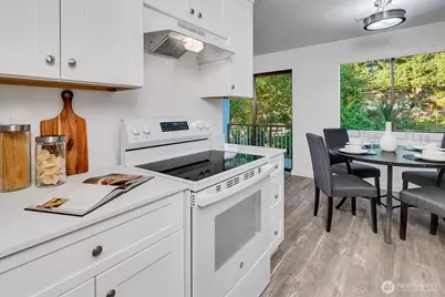 14132 74th Place NE #16-D, Kirkland, WA 98034 - Photo 3