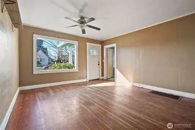 438 Front Avenue, Castle Rock, WA 98611 - Photo 5