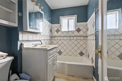 438 Front Avenue, Castle Rock, WA 98611 - Photo 9