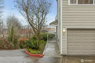 2325 Harbor Ave SW, Seattle, WA 98126 - Photo 3