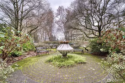 5810 Cowen Place NE #301, Seattle, WA 98105 - Photo 27