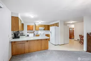 21619 185th St E, Orting, WA 98360 - Photo 13