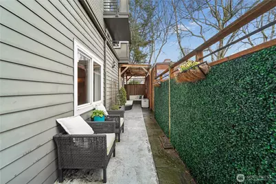 115 W Galer Street #101, Seattle, WA 98119 - Photo 21