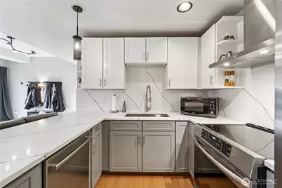 115 W Galer Street #101, Seattle, WA 98119 - Photo 3