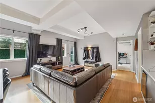 115 W Galer St, Seattle, WA 98119 - Photo 11