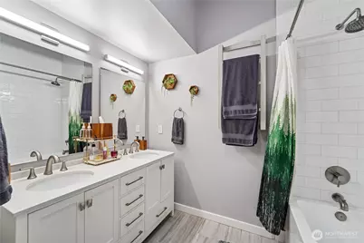 115 W Galer Street #101, Seattle, WA 98119 - Photo 15