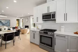 10931 NE 133rd St, Kirkland, WA 98034 - Photo 13