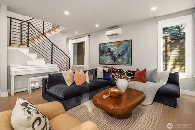 10931 NE 133rd Street, Kirkland, WA 98034 - Photo 3