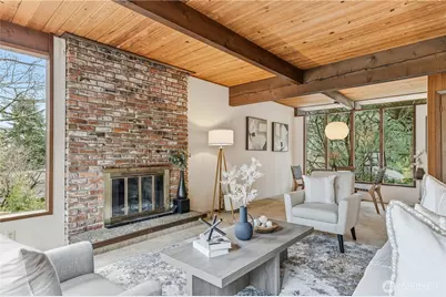 19416 49th Place NE, Lake Forest Park, WA 98155 - Photo 3