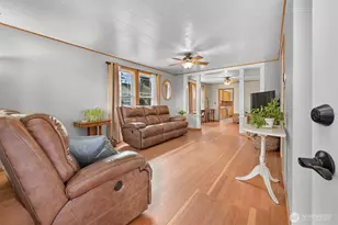 218 Evergreen St, Mount Vernon, WA 98273 - Photo 3