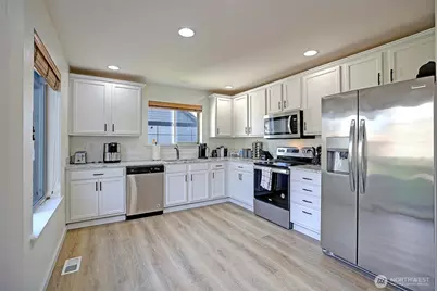 2002 Tundra Loop, Mount Vernon, WA 98273 - Photo 7