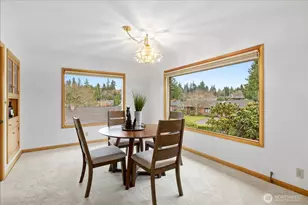 411 Crown Dr, Everett, WA 98203 - Photo 7