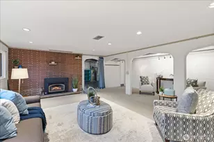 411 Crown Dr, Everett, WA 98203 - Photo 11