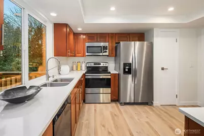 17014 NE 28th Place, Bellevue, WA 98008 - Photo 13