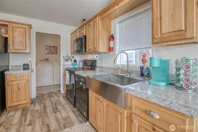 2010 Broadway Avenue #8, Hoquiam, WA 98550 - Photo 13