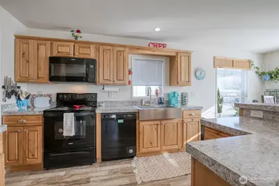 2010 Broadway Avenue #8, Hoquiam, WA 98550 - Photo 9