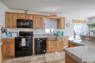 2010 Broadway Ave, Hoquiam, WA 98550 - Photo 9